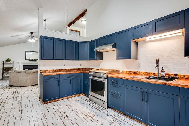 2048 N Forest Park St, Derby, KS 67037