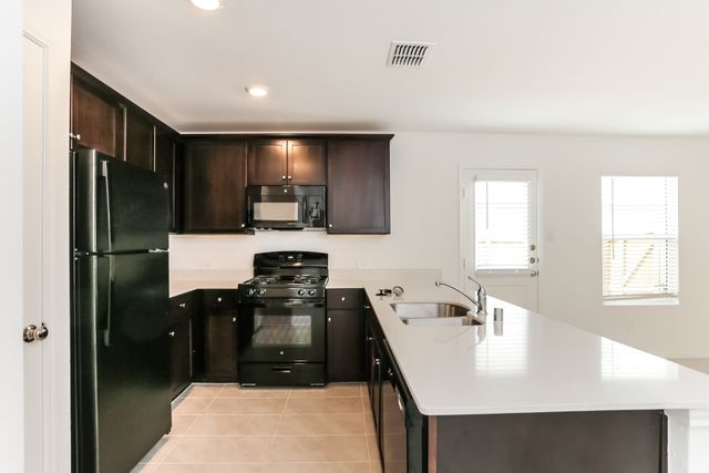 3154 Crestone Drive, Crandall, TX 75114