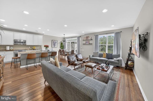 97 AUTUMN LN, Skillman, NJ 08558