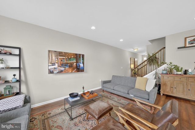 97 AUTUMN LN, Skillman, NJ 08558
