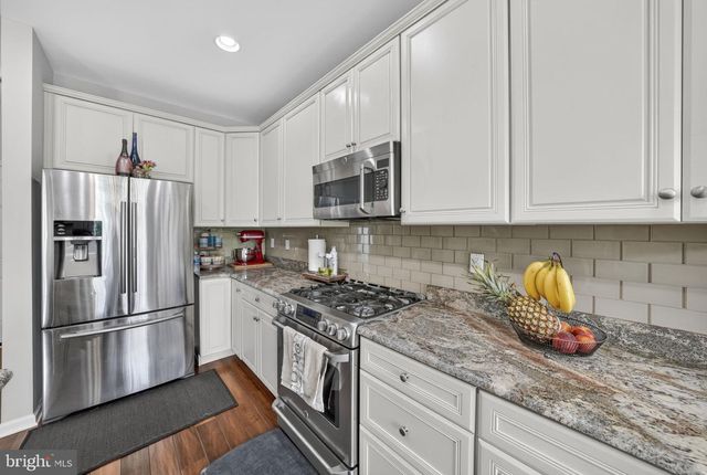 97 AUTUMN LN, Skillman, NJ 08558