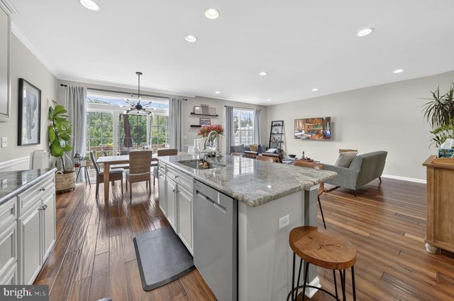 97 AUTUMN LN, Skillman, NJ 08558