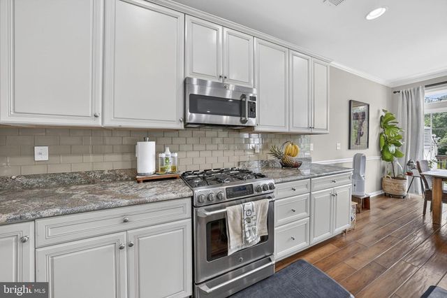 97 AUTUMN LN, Skillman, NJ 08558