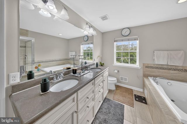 97 AUTUMN LN, Skillman, NJ 08558