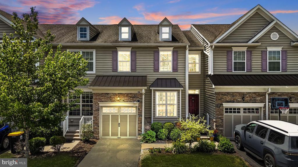 97 AUTUMN LN, Skillman, NJ 08558