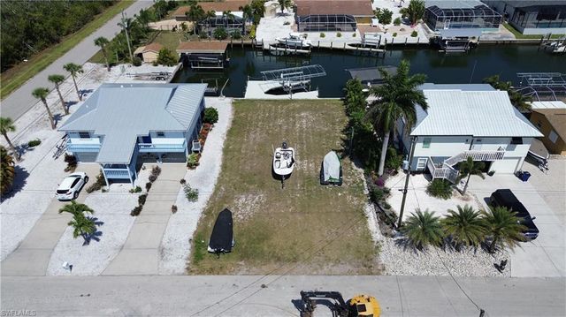 2480 Sycamore ST, St. James City, FL 33956