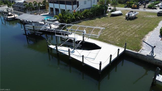 2480 Sycamore ST, St. James City, FL 33956