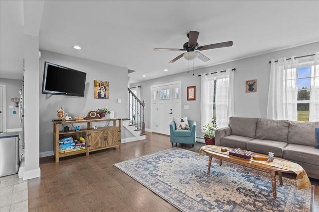 1120 Polly Hubbard Road, Georgia, VT 05478