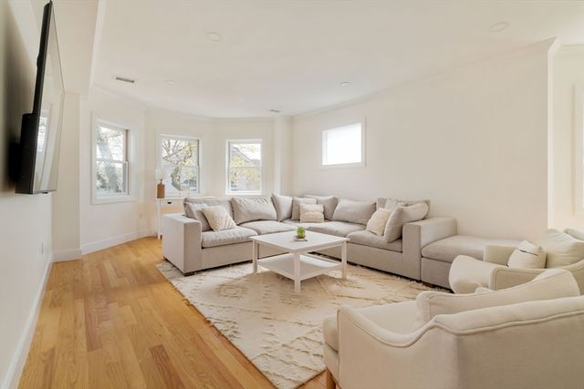 23 Franklin St 2, Somerville, MA 02145