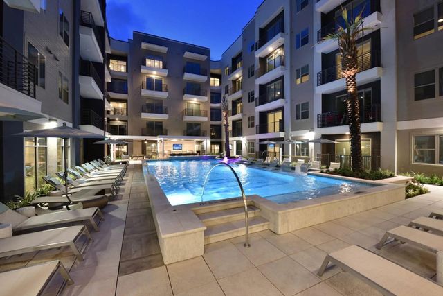 6400 Washington Avenue 411, Houston, TX 77007