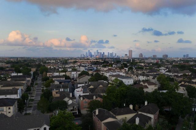 6400 Washington Avenue 411, Houston, TX 77007