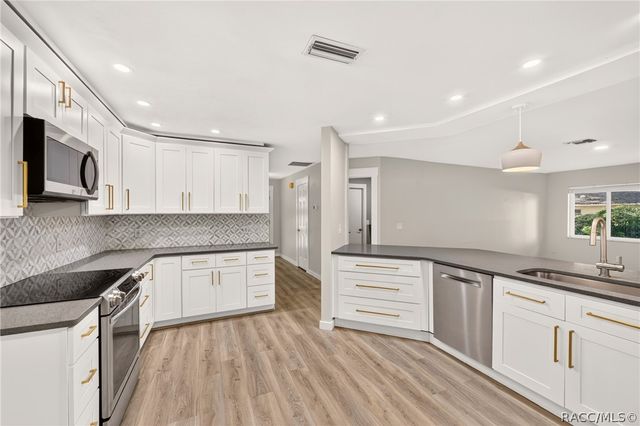 3238 S Rose Avenue, Inverness, FL 34450