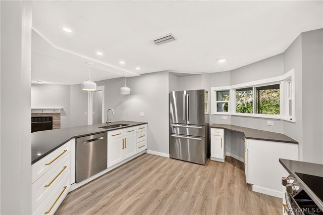 3238 S Rose Avenue, Inverness, FL 34450