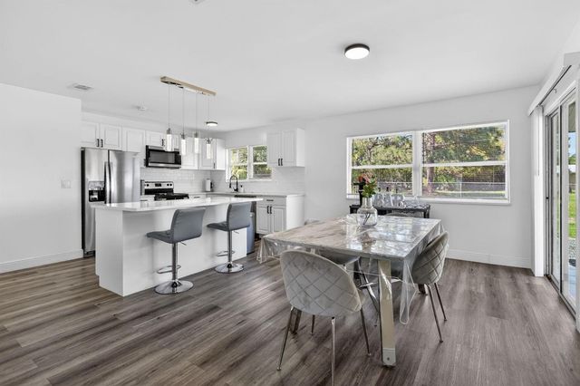 161 SW Dalva Avenue, Port St. Lucie, FL 34984