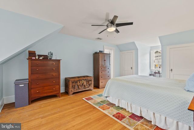 1703 RUSSELL RD, Alexandria, VA 22301