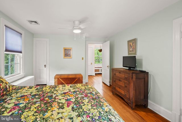 1703 RUSSELL RD, Alexandria, VA 22301