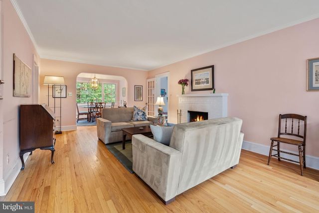 1703 RUSSELL RD, Alexandria, VA 22301