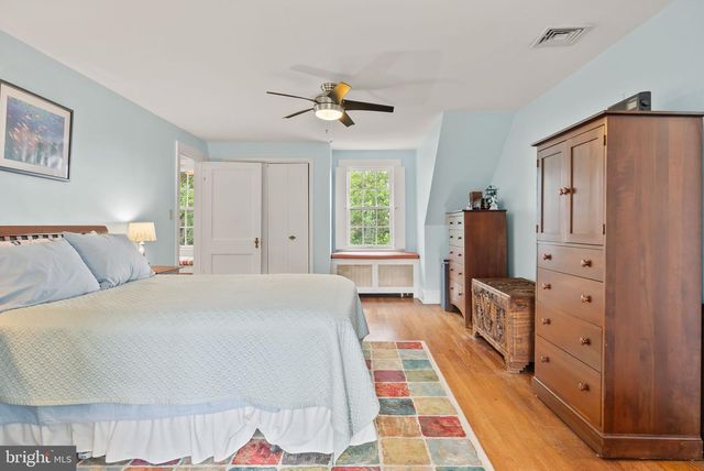 1703 RUSSELL RD, Alexandria, VA 22301