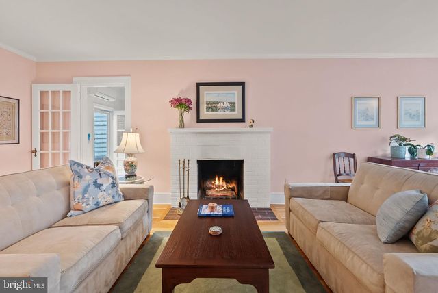 1703 RUSSELL RD, Alexandria, VA 22301
