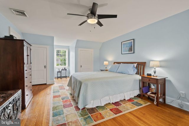 1703 RUSSELL RD, Alexandria, VA 22301