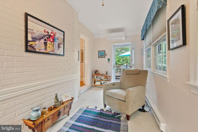 1703 RUSSELL RD, Alexandria, VA 22301