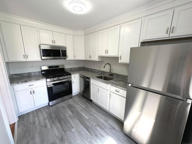 29 Standish Road APT 3, Stamford, CT 06902