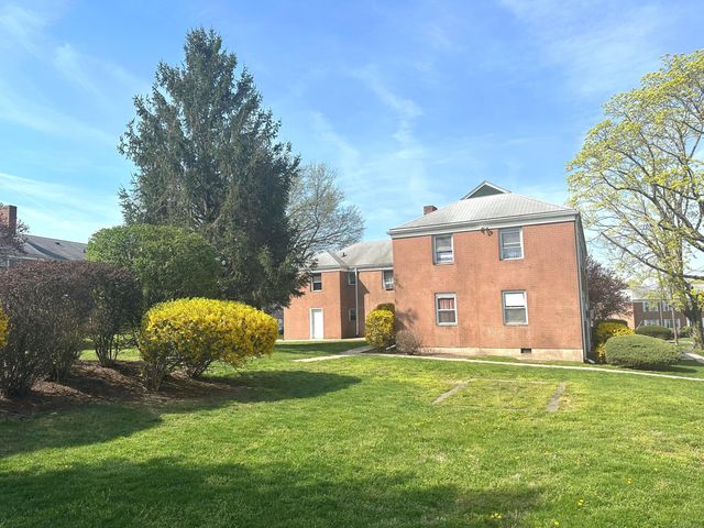 29 Standish Road APT 3, Stamford, CT 06902