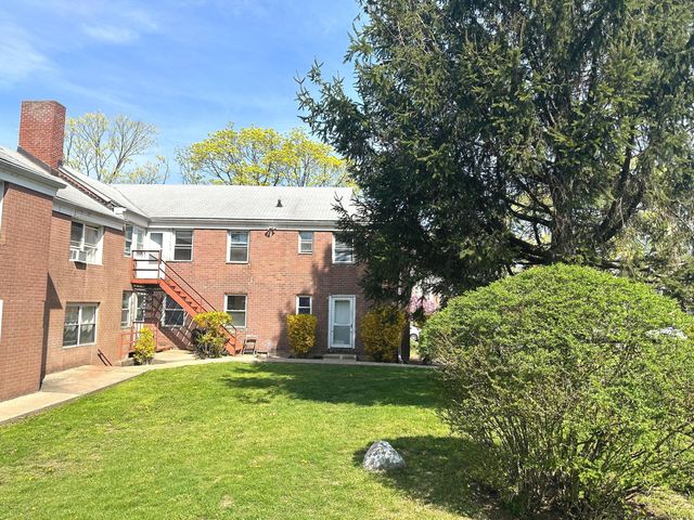 29 Standish Road APT 3, Stamford, CT 06902