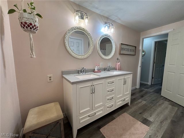 6601 Mapleton Street SE, East Canton, OH 44730