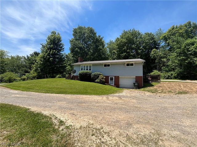 6601 Mapleton Street SE, East Canton, OH 44730
