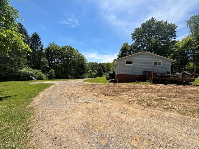 6601 Mapleton Street SE, East Canton, OH 44730