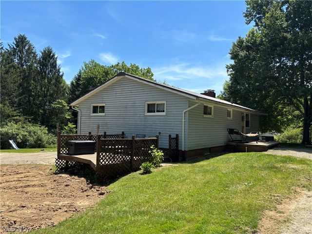 6601 Mapleton Street SE, East Canton, OH 44730