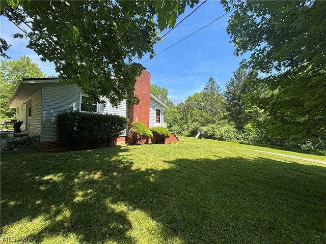 6601 Mapleton Street SE, East Canton, OH 44730