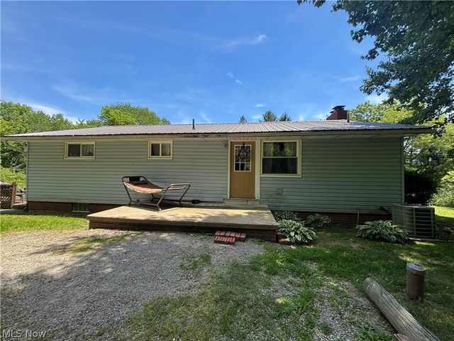 6601 Mapleton Street SE, East Canton, OH 44730