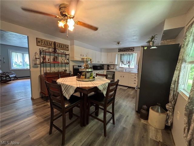 6601 Mapleton Street SE, East Canton, OH 44730