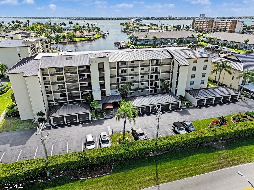 4703 SE 17th PL 404, Cape Coral, FL 33904