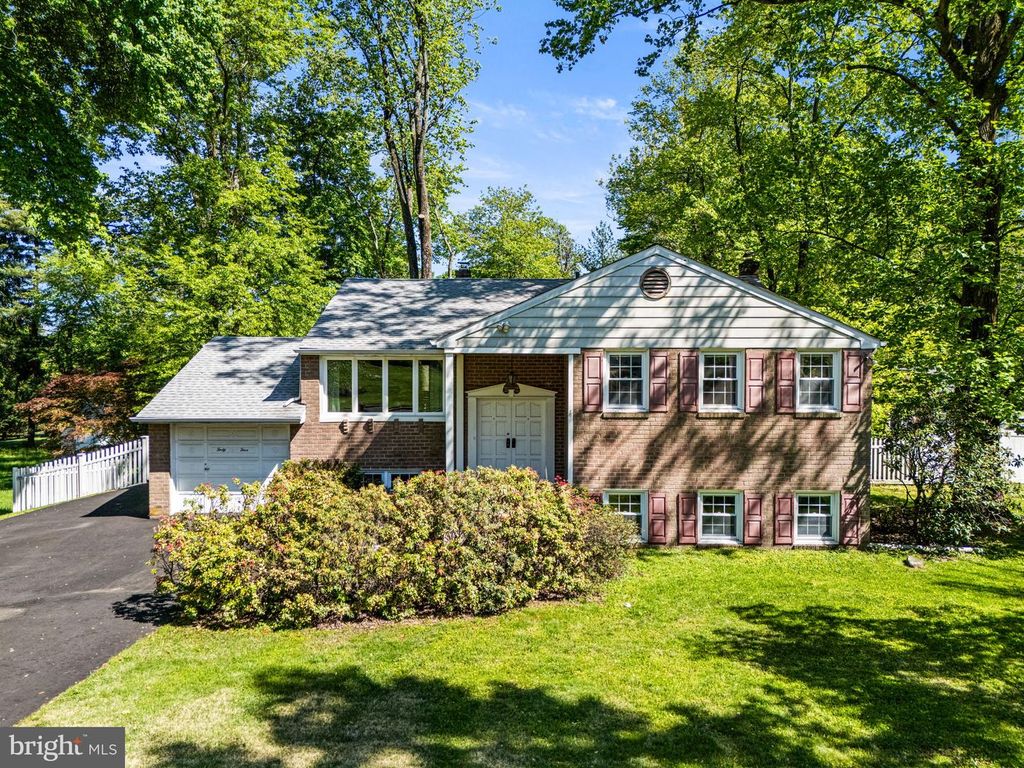44 HICKORY DR, Churchville, PA 18966