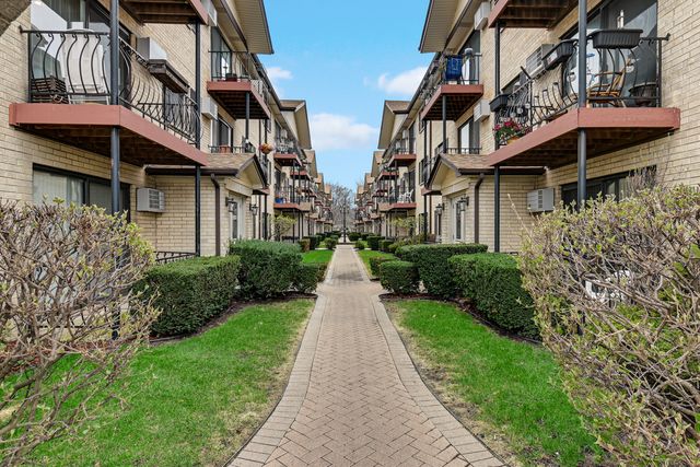 5159 N East River Road 110E, Chicago, IL 60656