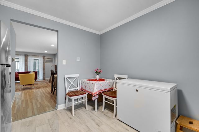 5159 N East River Road 110E, Chicago, IL 60656