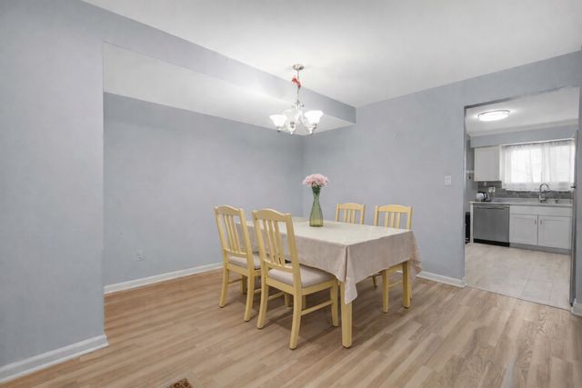 5159 N East River Road 110E, Chicago, IL 60656