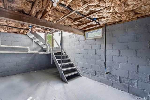 452 Montauk Highway, East Quogue, NY 11942