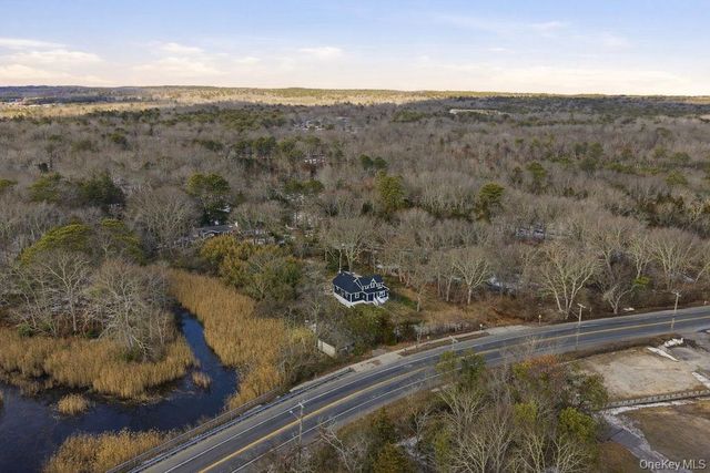 452 Montauk Highway, East Quogue, NY 11942