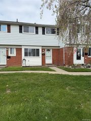 20098 Brian Court, Clinton Charter Township, MI 48035
