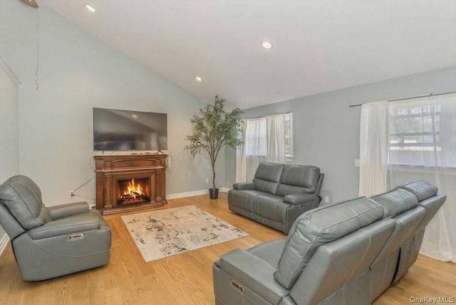 949 Union Street, Bohemia, NY 11716