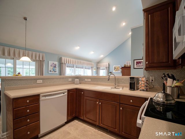 3 Wadsworth Lane, Cheshire, CT 06410