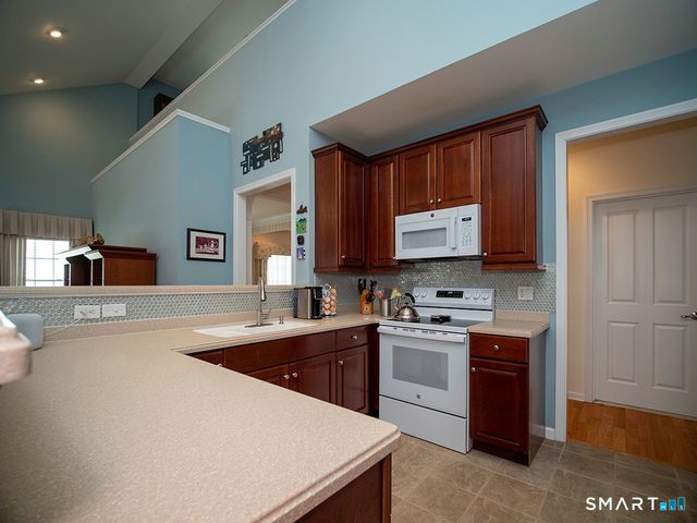 3 Wadsworth Lane, Cheshire, CT 06410