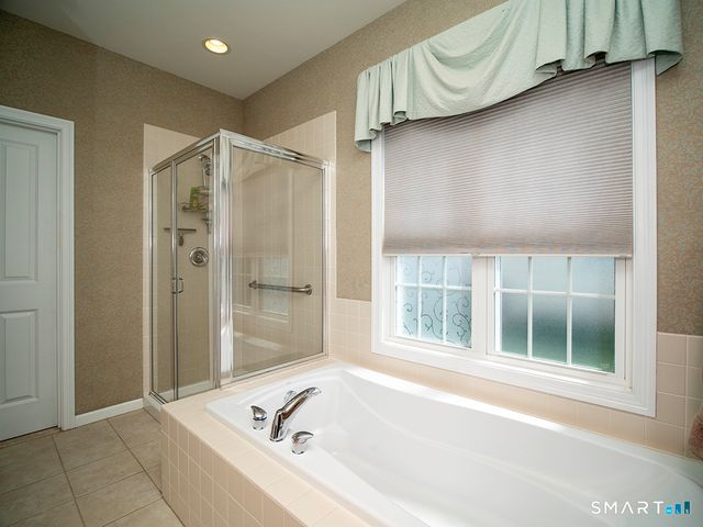 3 Wadsworth Lane, Cheshire, CT 06410