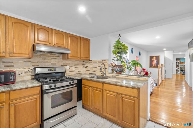 19 Davenport Street, Stamford, CT 06902