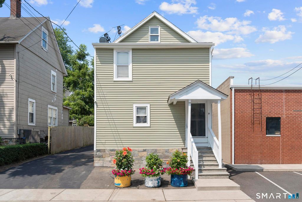 19 Davenport Street, Stamford, CT 06902