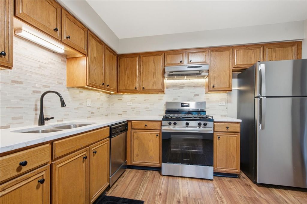 922 W Happfield Drive, Arlington Heights, IL 60004 — photo 2